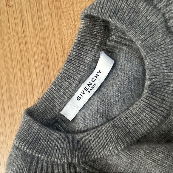 NWOT Givenchy cashmere 4G Crewneck Size Small - Picture 5 of 7